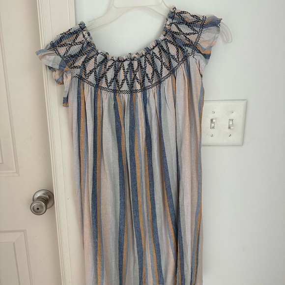 🌟2/$10🌟4our Dreamers Stretch Off the Shoulder Tunic - Picture 2 of 3